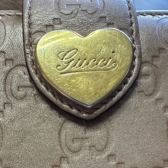 Gucci Tan Wallet with Heart Clasp - Picture 10 of 16